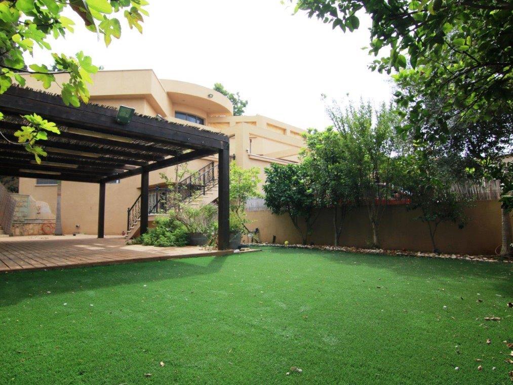 House in Ramot Hashavim